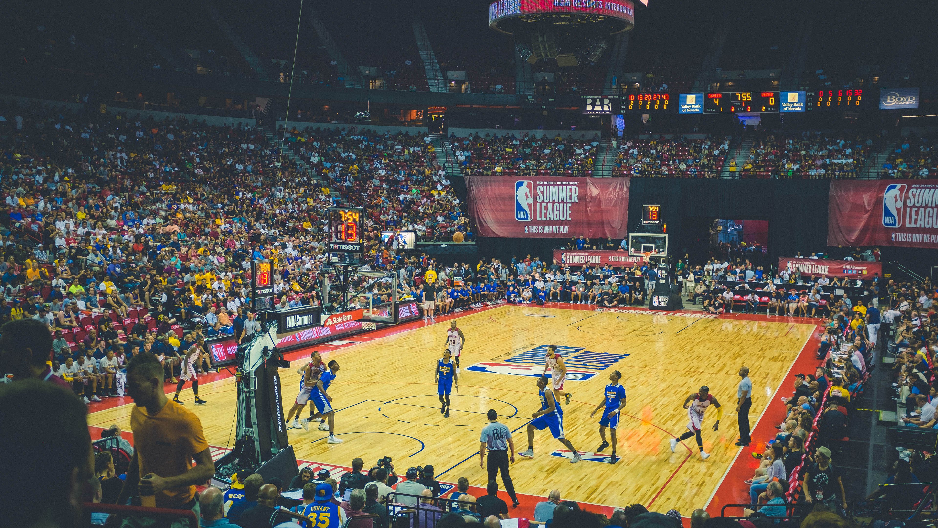 体育新闻中心发布全球体育界重大事件回顾专辑，世界十大体育事件