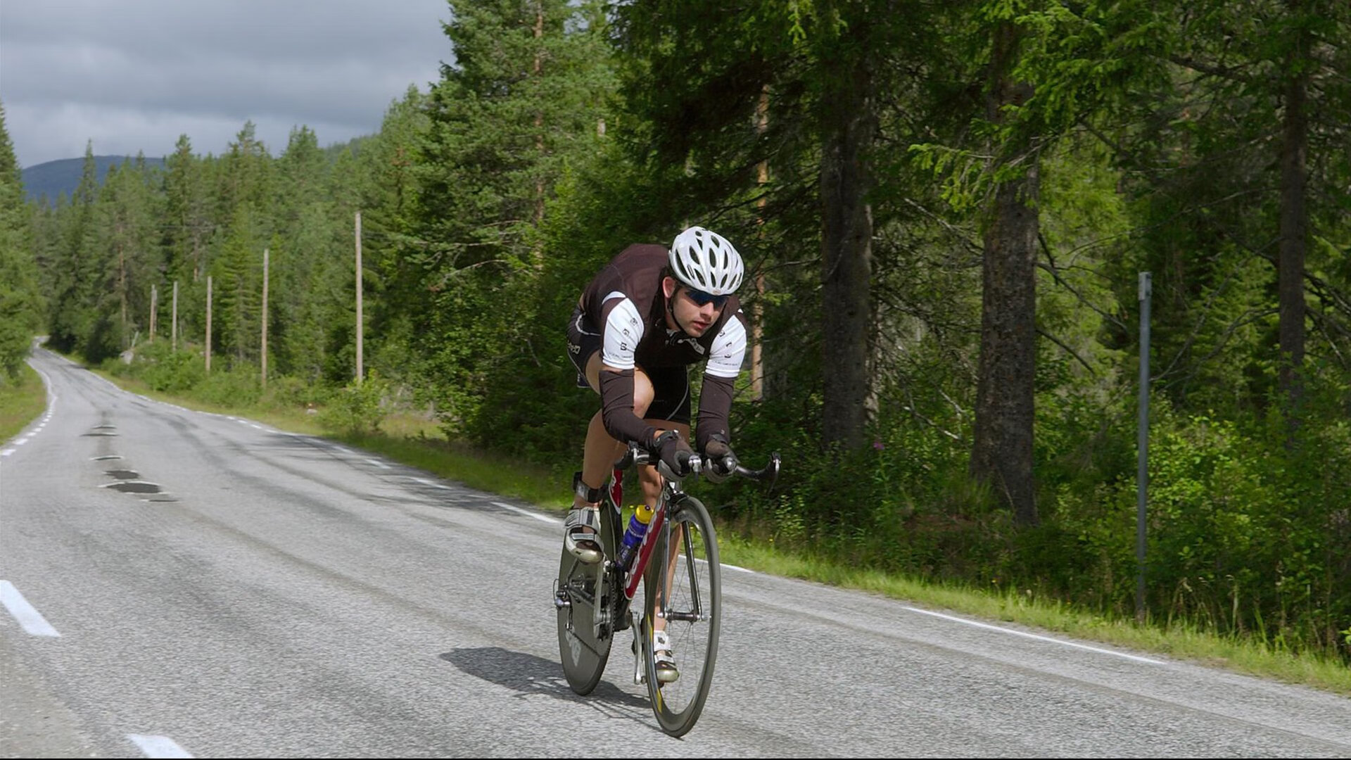 凯蒂·莱德基赛后感谢团队支持,凯特 莱德基