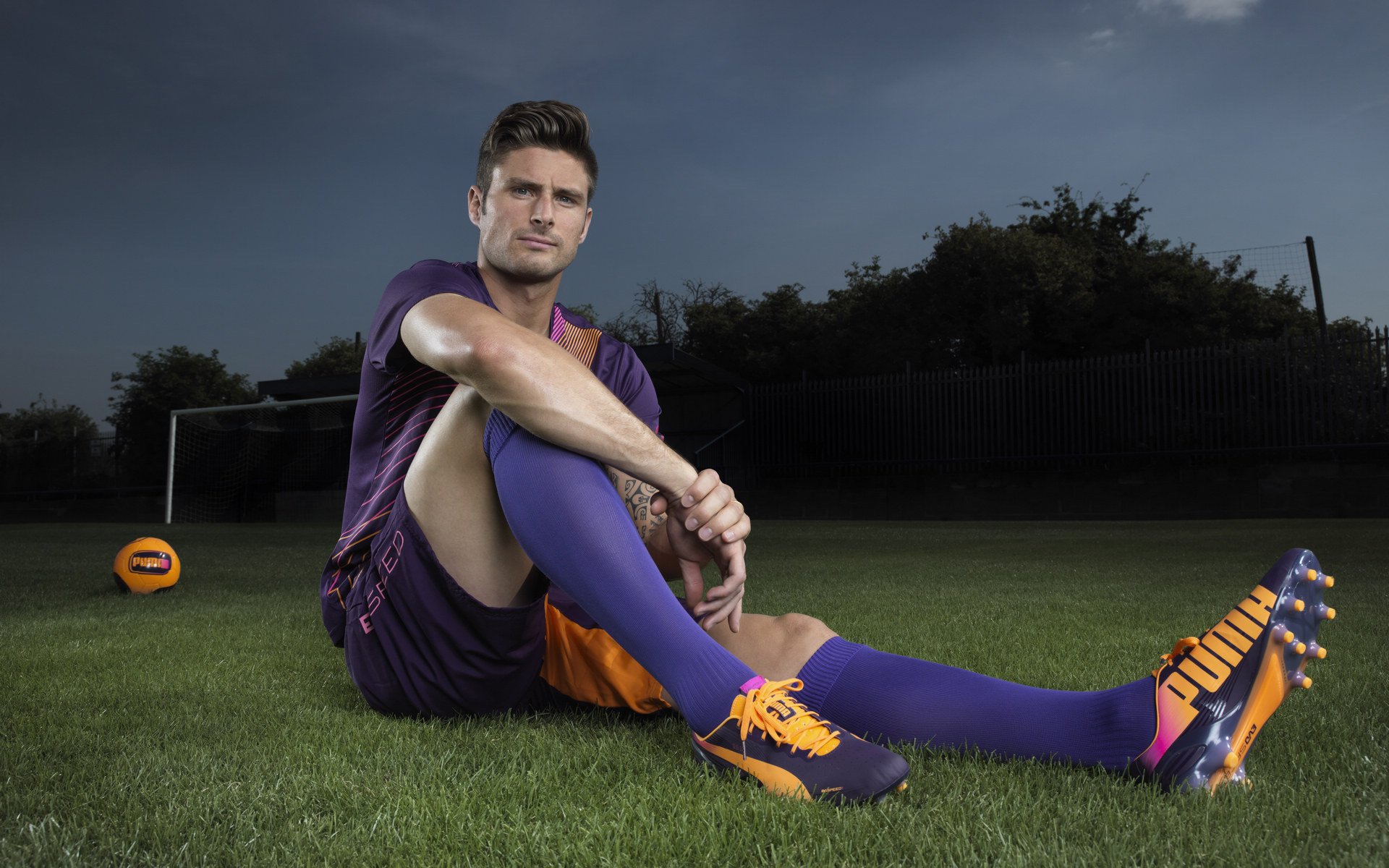 球员公开赛中展现多面才艺，营造人物多维形象，比赛球员名单